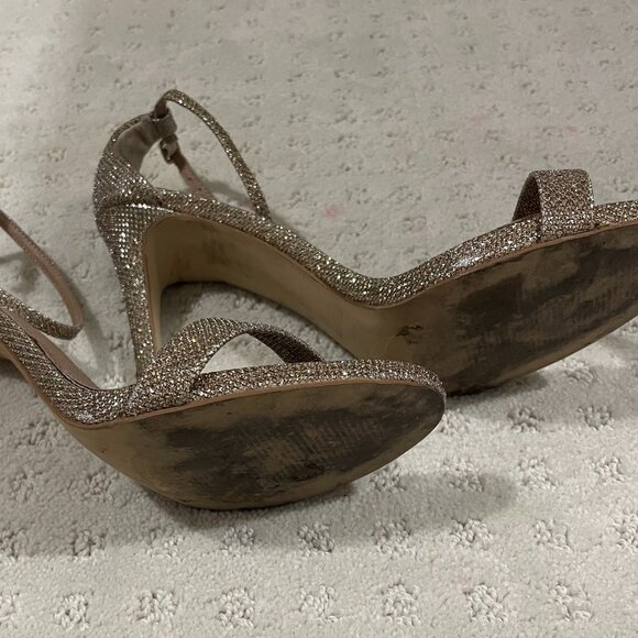 Steve Madden Strappy Gold heels - Size 8.5 - Picture 3 of 3